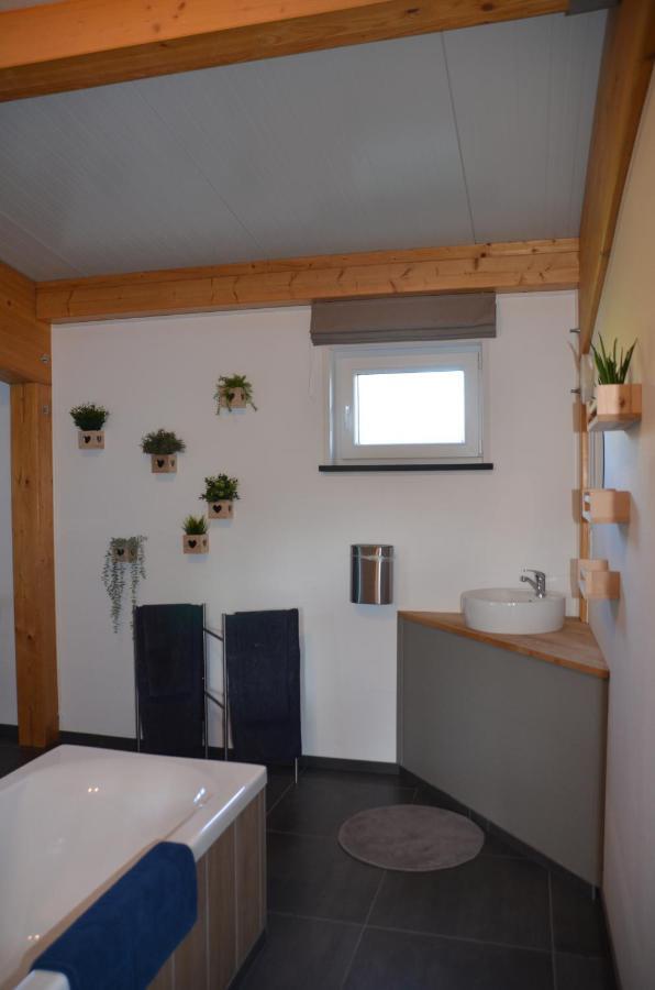 Un Espace Au Bord De L'Eau Paliseul ภายนอก รูปภาพ